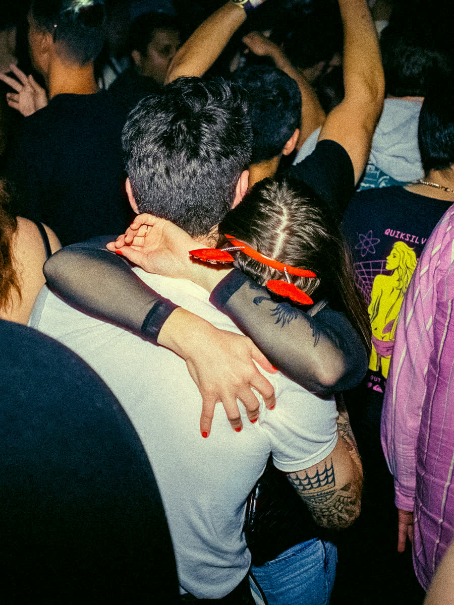 Crowd, flash photography